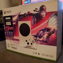 Xbox Series S Fortnite Bundle 