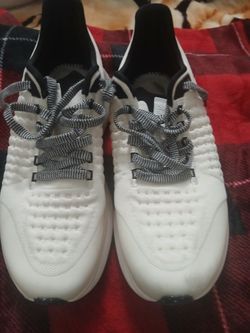 Tennis Shoes