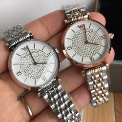 Armani's popular popular full-star women's watch