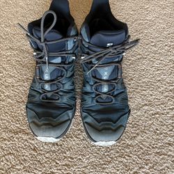 Salomon X Ultra 04, Men’s Size 9.5 Hiking Boots. 