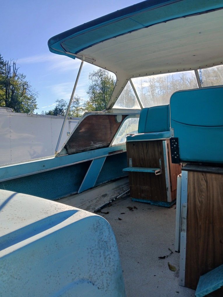 1969 Bellboy Project Boat