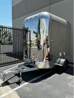 Luxury portable bathroom