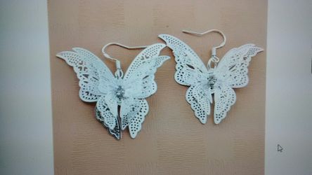 Woman's Earrings