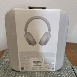 Sony WH-1000XM5 Wireless Closed-Back Over-Ear Noise Cancelling Headphones Silver