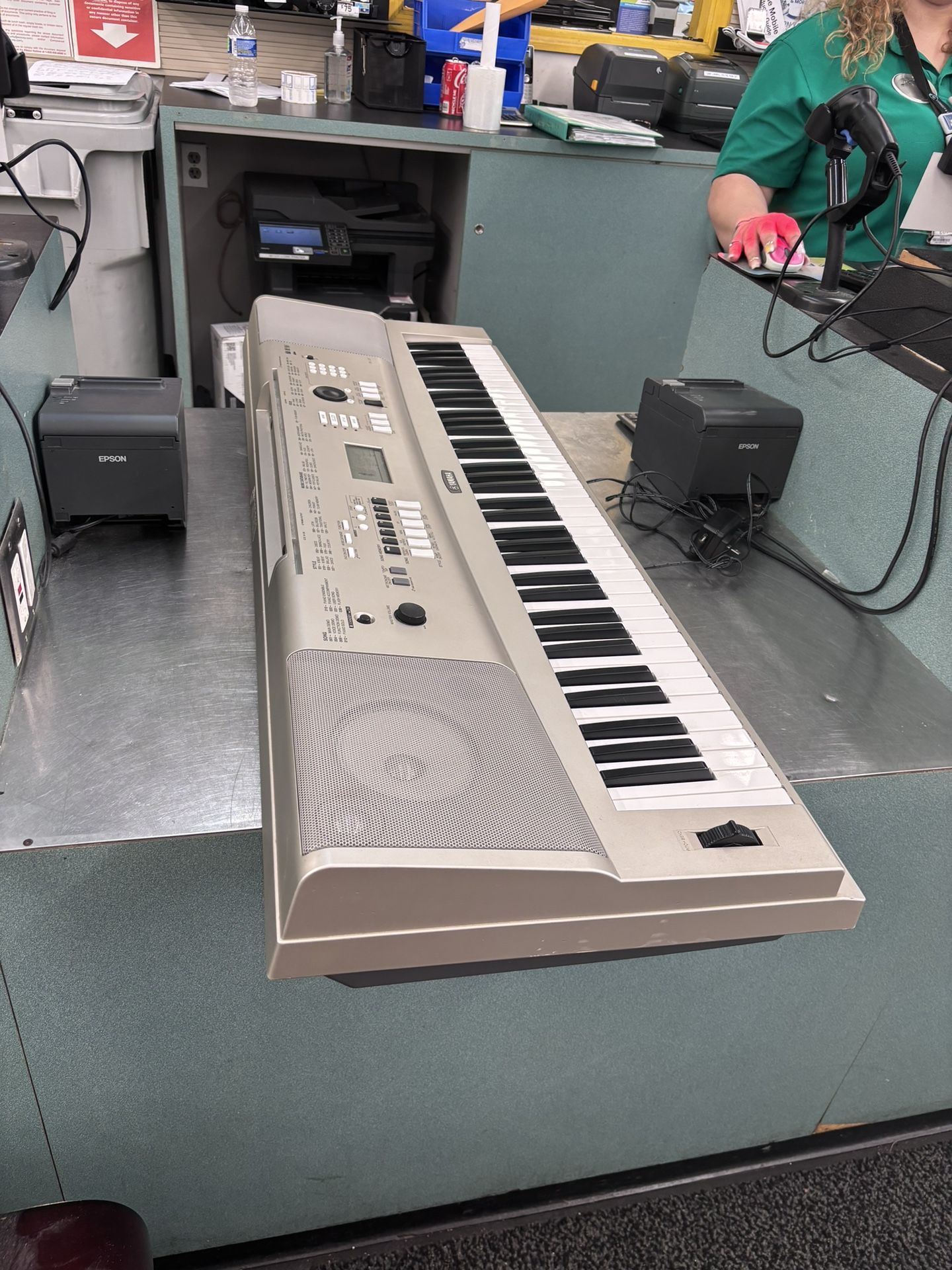 YAMAHA 76 Keyboard