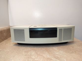 Bose Wave Radio / CD Player Tabletop Stereo White - Radio Works - CD Issue READ