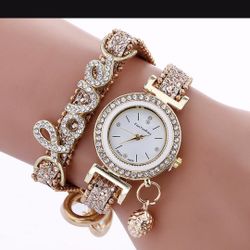*SALE* Gold Crystal Love ❤️ Bracelet Watch *See My Other Items*