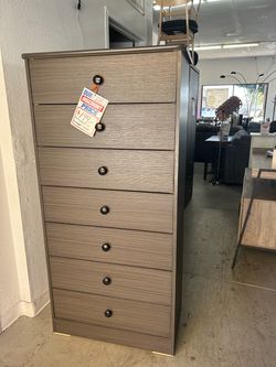7 Drawers dresser available in different colors