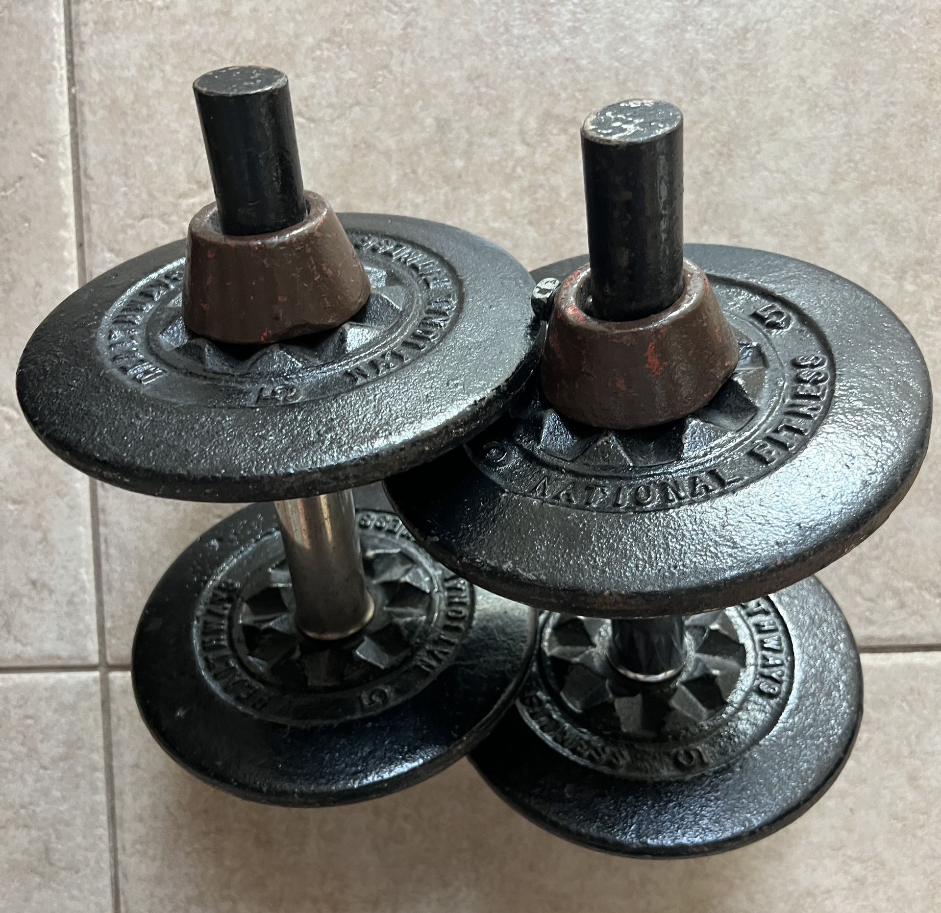 Adjustable iron dumbbells + 4 weights, 5 Pounds each