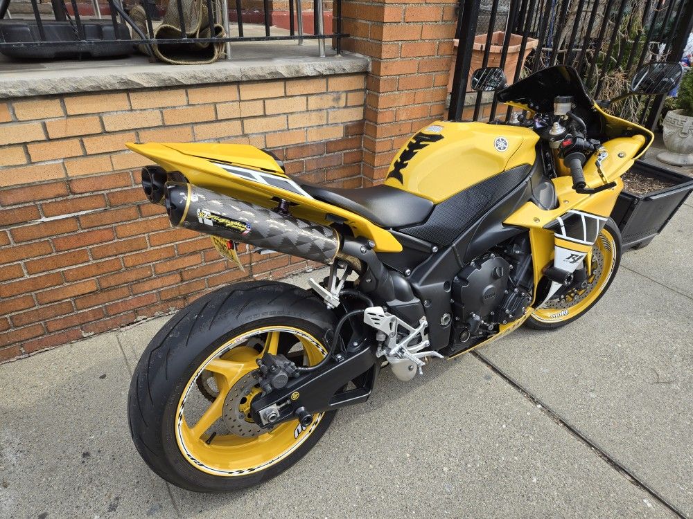 2009 Yamaha R1