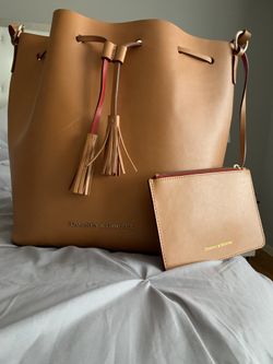 DOONEY BOURKE Large Montecito Serena Leather Drawstring Bucket Bag in Butterscotch Red for Sale in Fort Lauderdale FL OfferUp