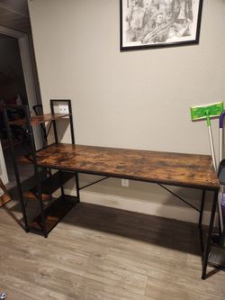 Computer desk