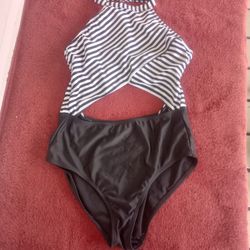 No boundaries cut out one piece swimsuit size medium 