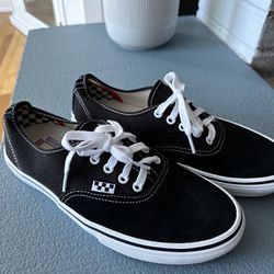 Men’s Vans Authentic Shoe, Size 9.5