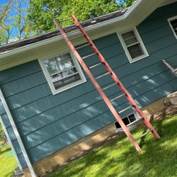 10’ Werner Fiberglass Ladder.