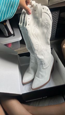 White Knee-High Western Cowboy Boots