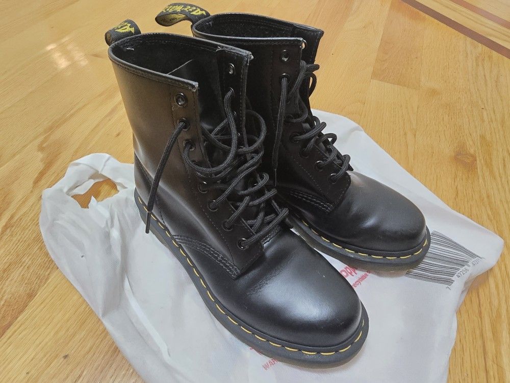 Dr. Martens 1460 Women's US 8 Black Boots