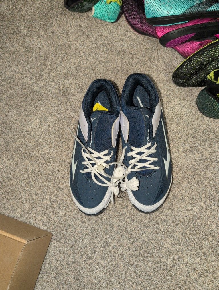 Mizuno Metal Cleats Women's Softball