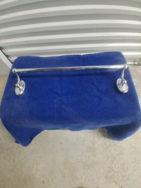 NEW VERY ELEGANT, 19" "BRIZO" POLISHED CHROME TOWEL RACK, GREAT TOWEL RACK FOR THE PRICE64