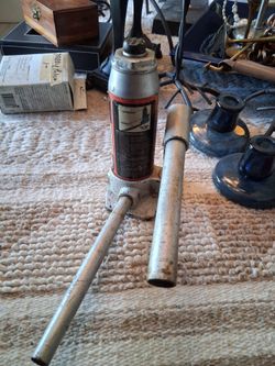 Small hydraulic jack