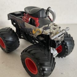 monster truck pirate’s curse