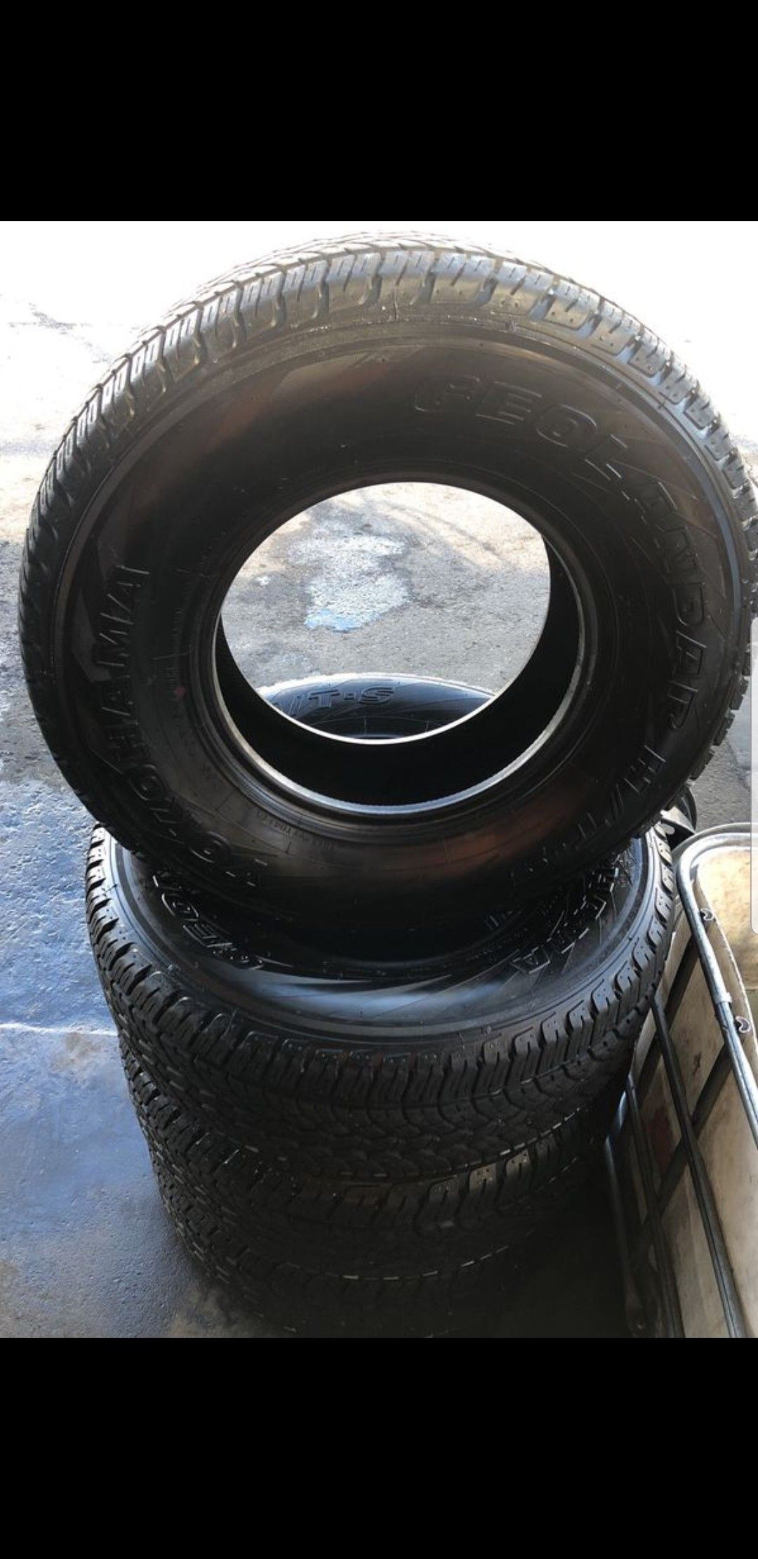 Set de llanta Yokohama 265/70R15 $220
