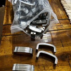 Cabinets Pulls $1 EACH I Have 58 Pices 