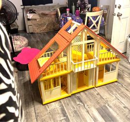 1970’s vintage Barbie dream house