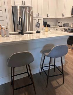 Need gone!! Gray barstools