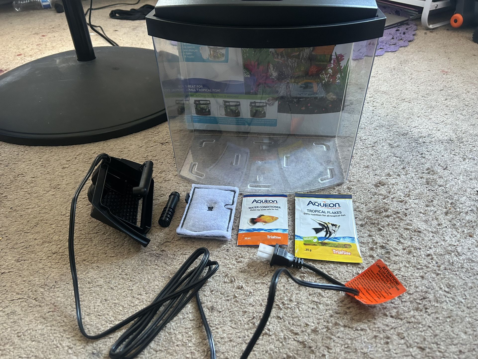 Aqueon 2.5 Gallon Aquatic Fish Tank Starter Kit