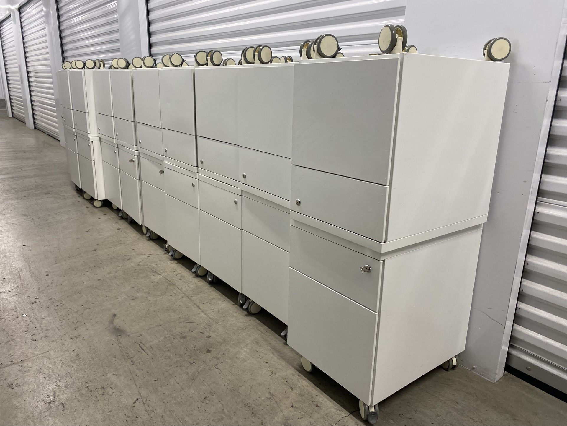 Rolling Files Cabinet / Pedestal(Very Clean)