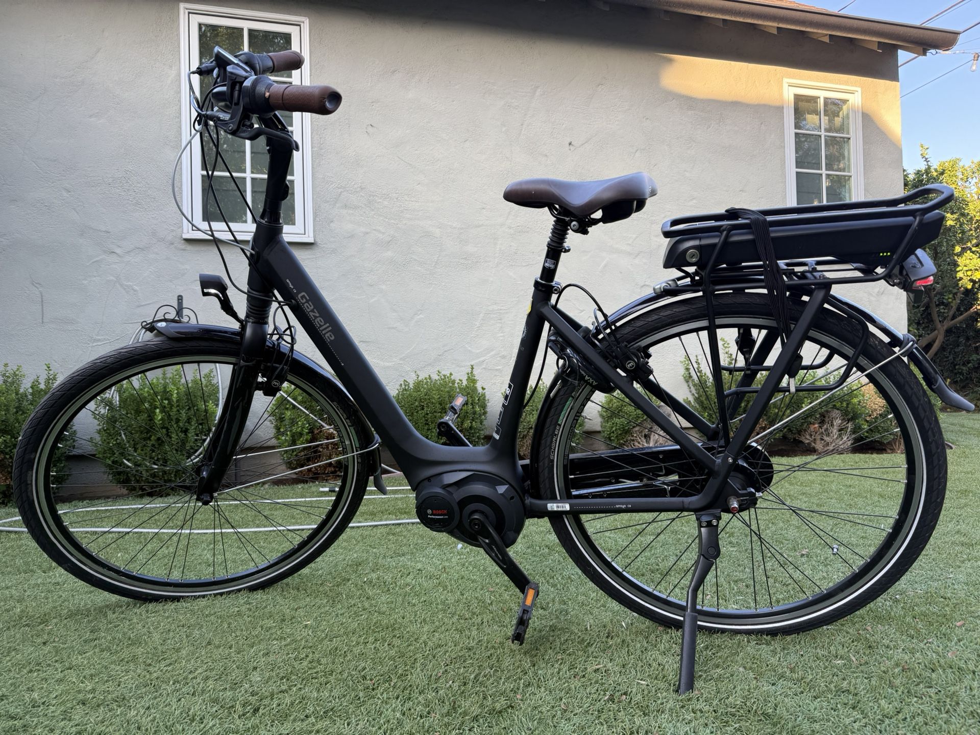 Like-New 2020 Gazelle Arroyo C8 HMB Elite e-Bike – 177 Original Miles