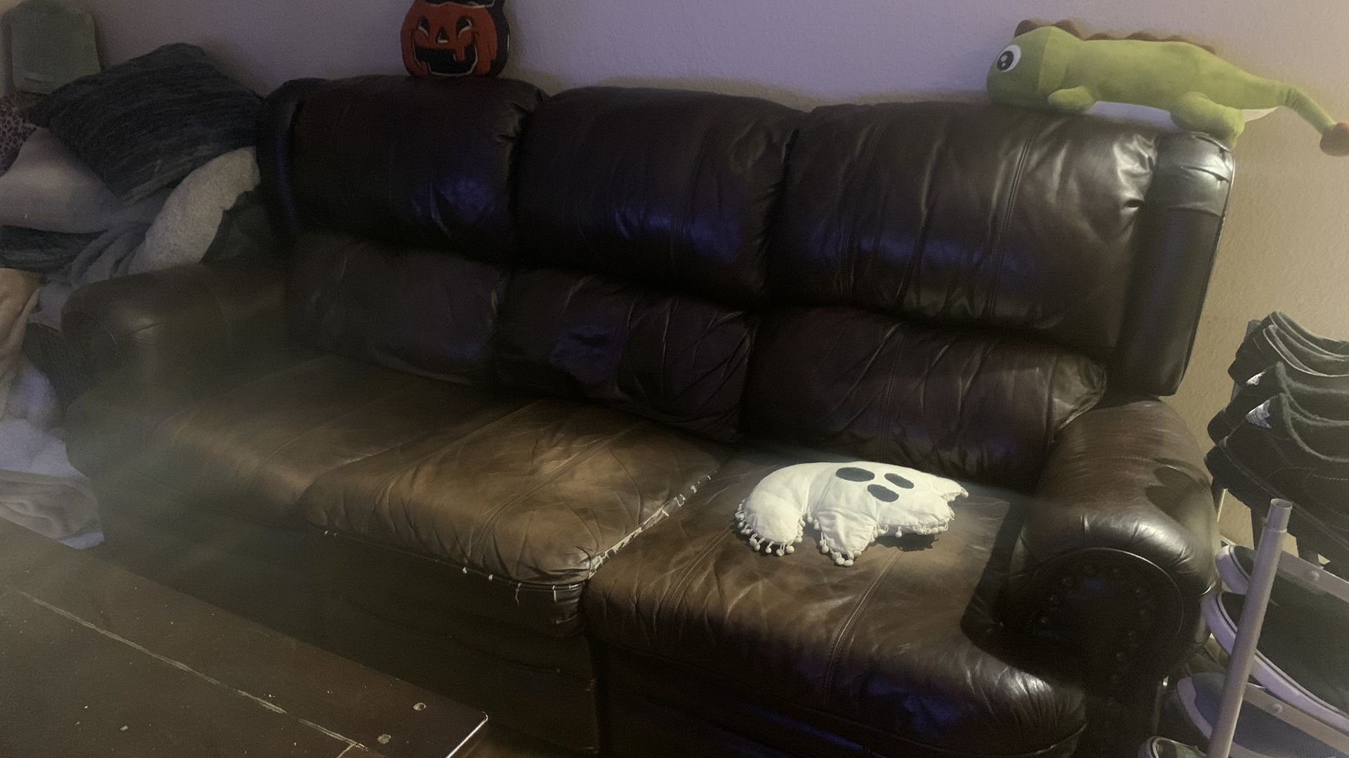 RECLINER COUCH