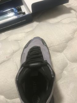 Size 5 yezzes