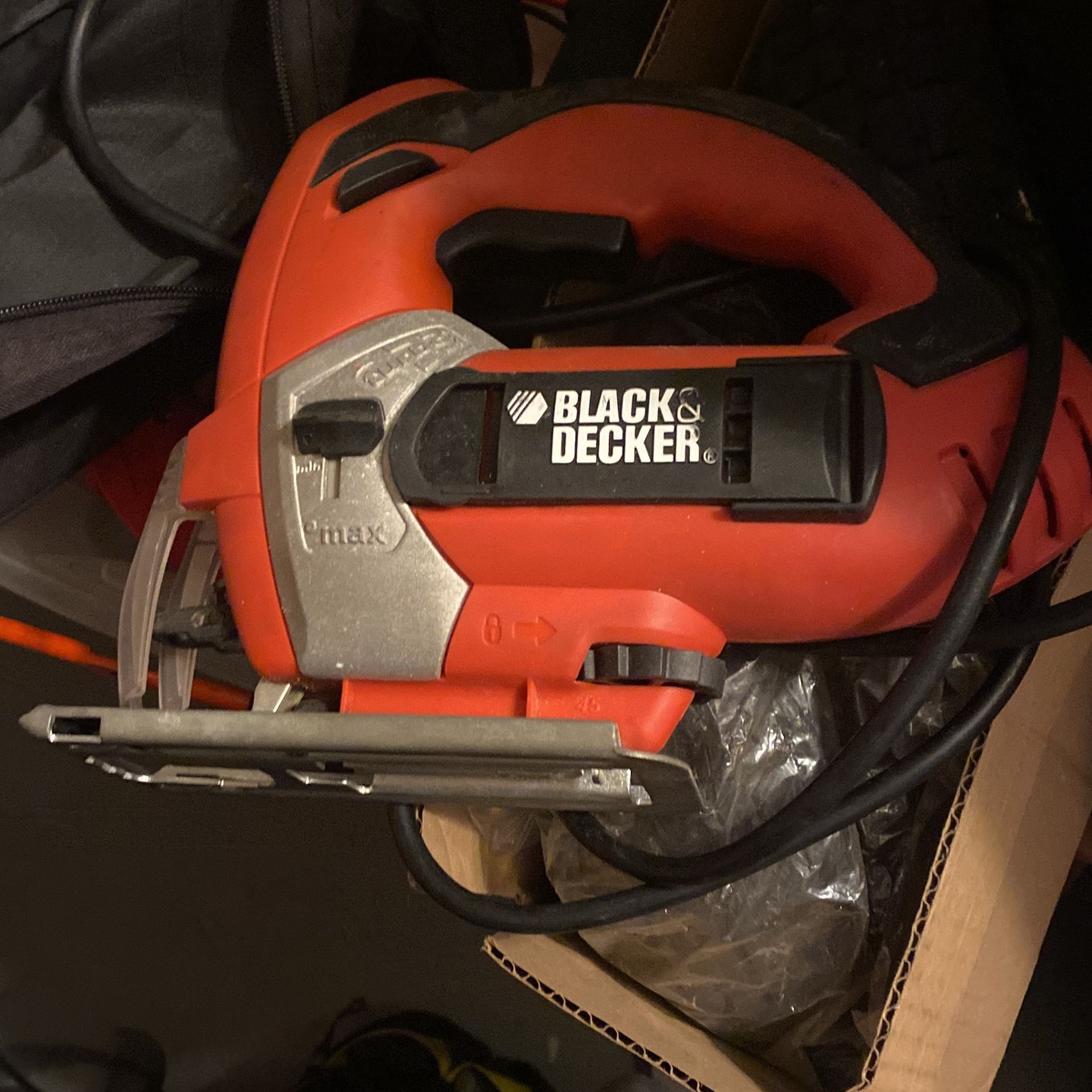 Black & Decker variable speed jigsaw $15