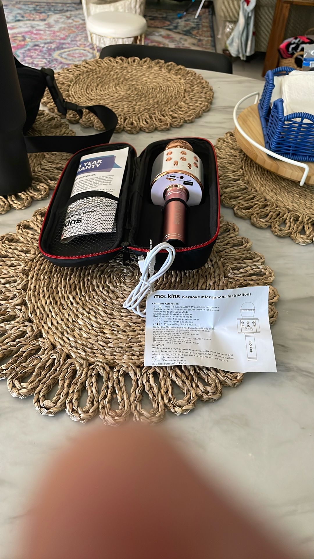BRAND NEW UNUSED MOKINS KAKAOKE MICROPHONE WITH CASE & Charger UNUSED ROSE PINK GORGEOUS