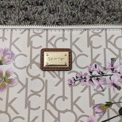 Beautiful Floral Crossbody Calvin Klein Purse
