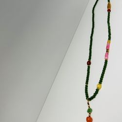 A brand new sweater chain can also be used as a bracelet.