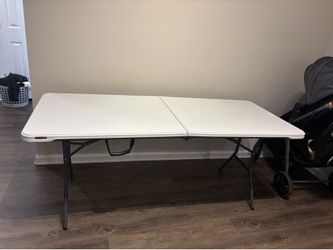 Foldable table