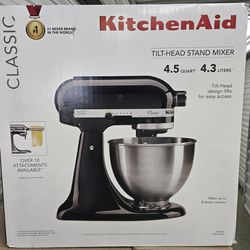 KitchenAid Classic™ Series 4.5 Quart Tilt-Head Stand Mixer, Onyx Black,