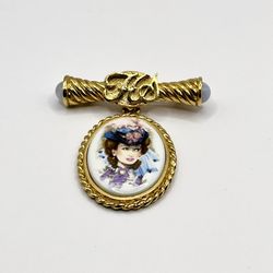 Signed Vintage Avon 1(contact info removed) "President's Club" Porcelain Portrait Cameo Brooch