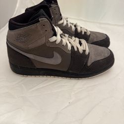 Jordan 1 Retro High Stealth Size 5.5