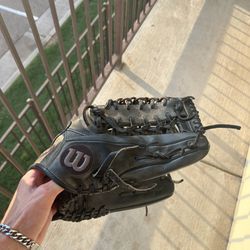 A2000 Black Outfielder Glove