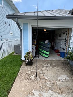 REDUCED Ugly stick big water 12’ fishing pole w/reel used 1 time