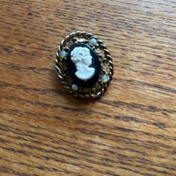 Cameo Pin