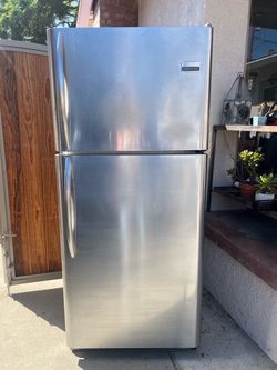 Fridgedaire FGHT2148PF Fridge/Freezer