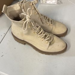 Cute Boots Size 8.5 W