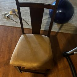 4 Chair And Table