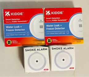 Kidde Smart Water Leak & Freeze Detectors + X-Sense Smoke Alarms ( Bundle of 4)