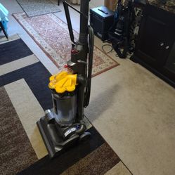 Dyson Dc 33 Vacuum